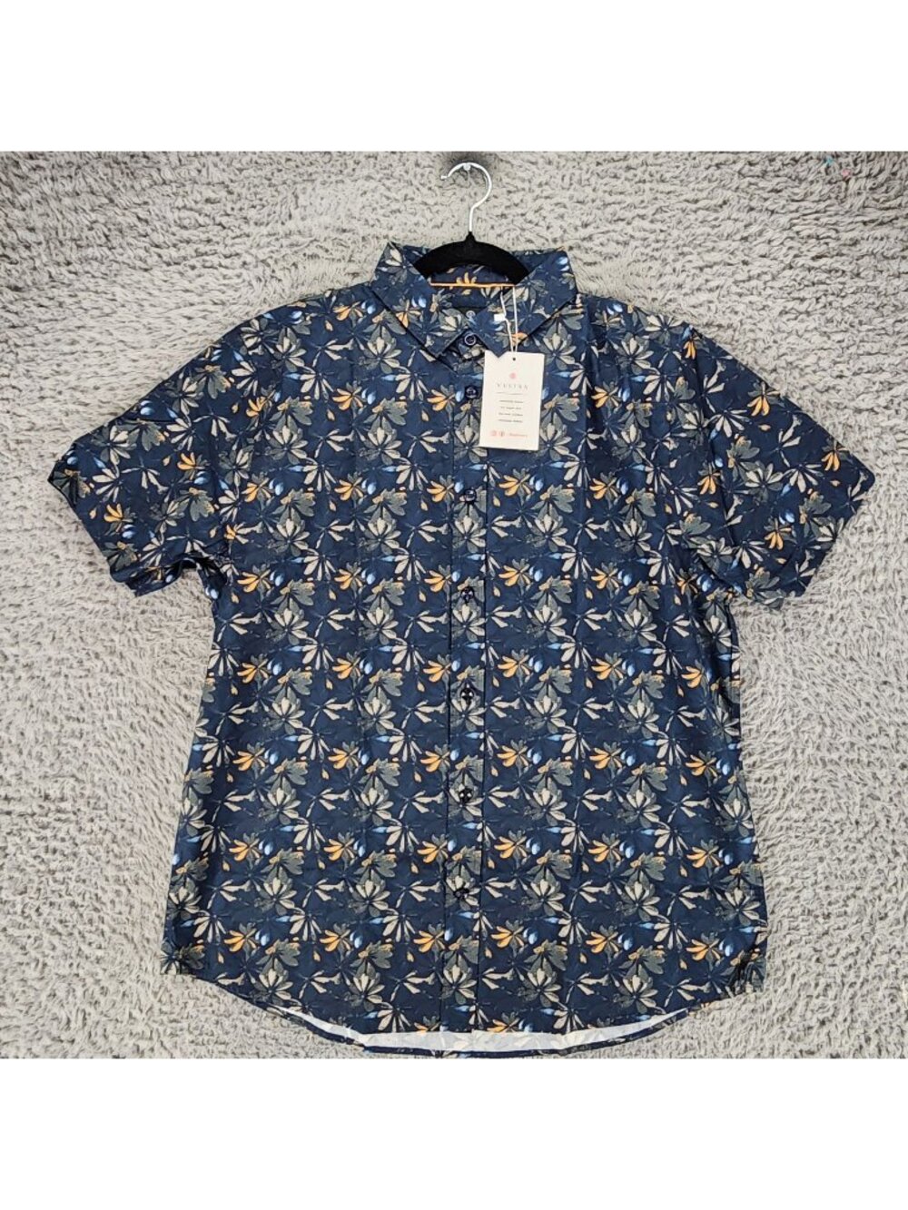 Vustra Shirt Mens XL Blue Floral Print Short Sleeve Button Up  *NWT*